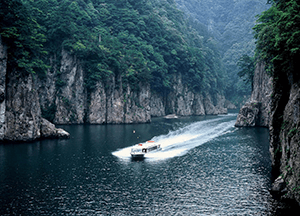 Dorokyo Gorge jet boats